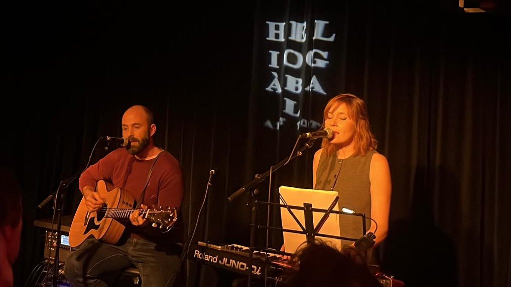 Indienauta (@indienauta) on Twitter photo Crónica de la segunda noche de las celebraciones del 15 aniversario del <a href="/genioequivocado/">El Genio Equivocado</a>, fue el viernes pasado de nuevo en <a href="/HeliogabalBcn/">Heliogàbal</a> con <a href="/HazteLapon/">Lol O. Lapón</a>, Flamaradas y <a href="/pinypondjs/">Pin&Pon djs 👬 🏳️🌈</a>.
indienauta.com/hazte-lapon-fl… Crónica de la segunda noche de las celebraciones del 15 aniversario del <a href="/genioequivocado/">El Genio Equivocado</a>, fue el viernes pasado de nuevo en <a href="/HeliogabalBcn/">Heliogàbal</a> con <a href="/HazteLapon/">Lol O. Lapón</a>, Flamaradas y <a href="/pinypondjs/">Pin&Pon djs 👬 🏳️🌈</a>.
indienauta.com/hazte-lapon-fl…