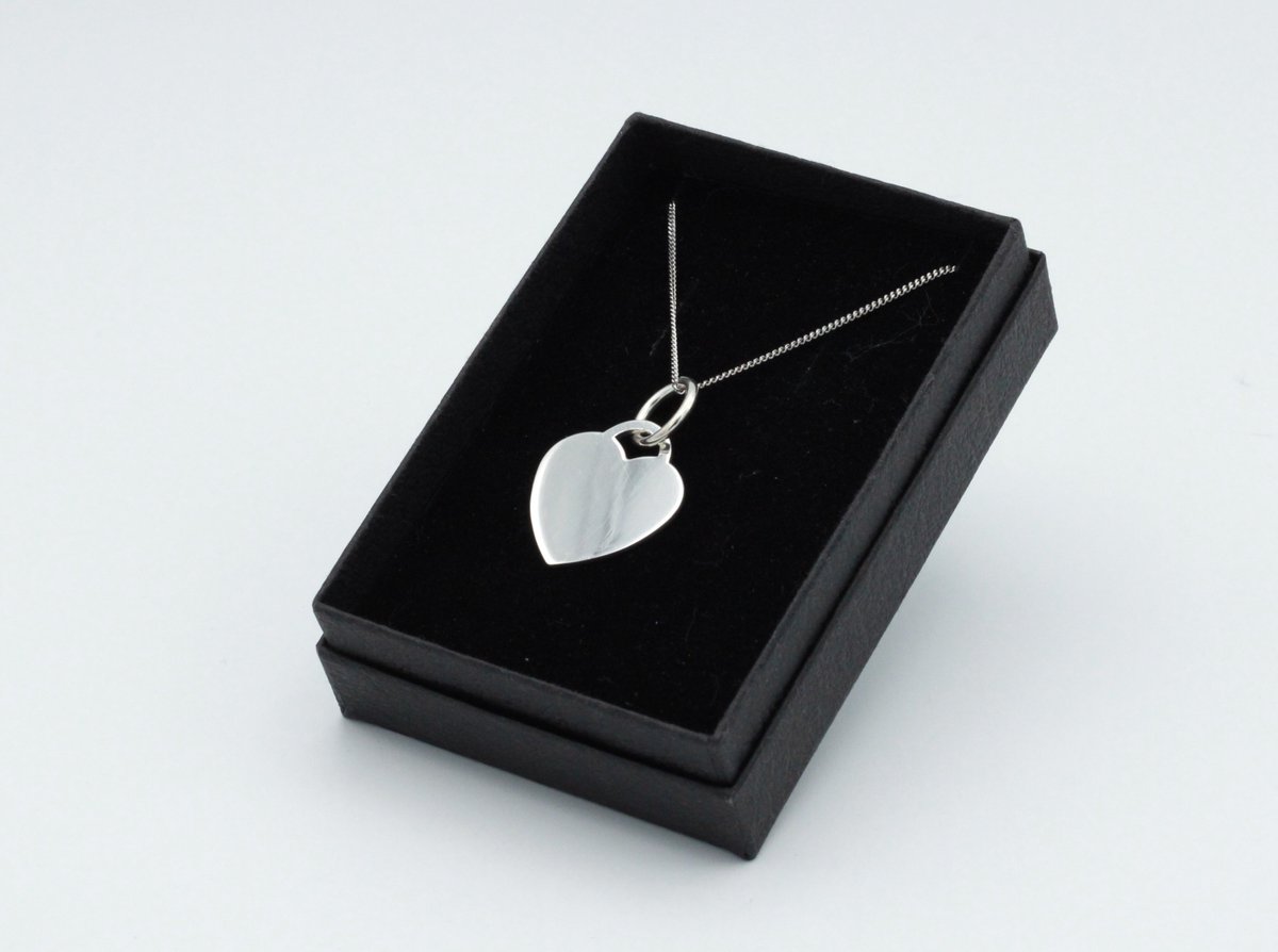 SilverLadyGB's tweet photo. Hello to all my lovely customers! As Valentines day is only just a month away I want to share a few gift ideas that you may like to recieve or give as present to a loved one , friend or relative , these Good Quality inexpensive Tokens of love are great if your unsure what to get! https://t.co/d3TopC2KzN