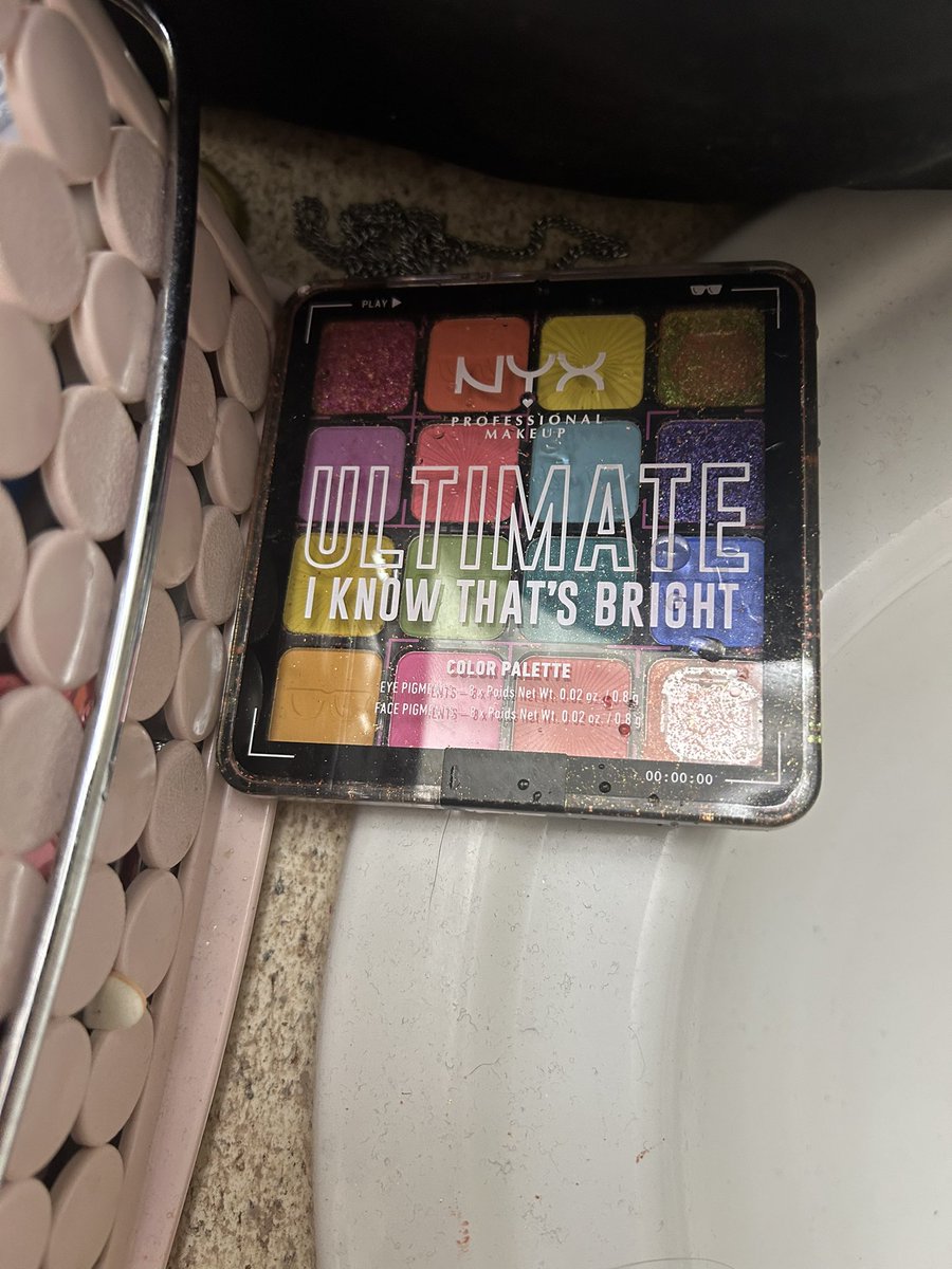 Lauren 🏹 tweet media