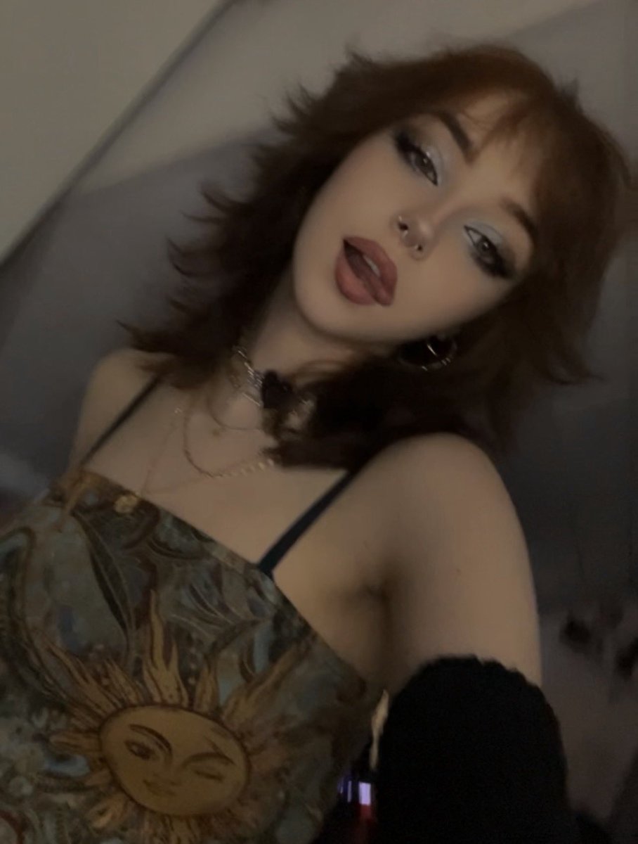 its_madmaxi's tweet photo. without cosplay post after aaaages 🧡 https://t.co/szi8ZwcqZ4