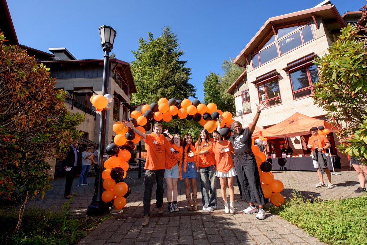 lewisandclark's tweet photo. Reminder! 📢 Our regular decision application deadline is this Wednesday, January 15. 

Get those applications in—we're so excited to get to know our incoming class. 😍 https://t.co/7GEbQZ4E0g