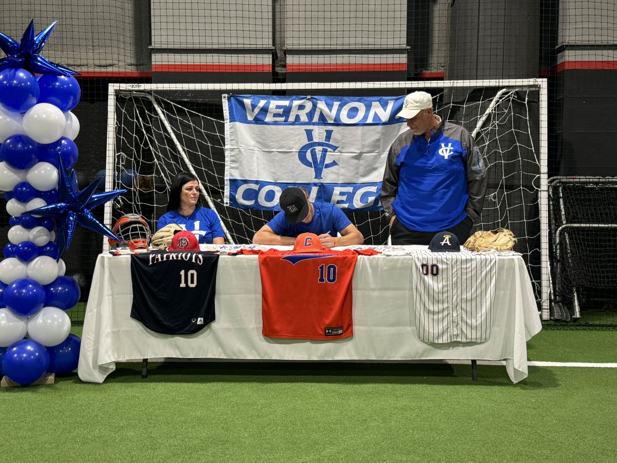 Sterlin C Farmer~ 6’0-175. Grad 2025~Central HS tweet media