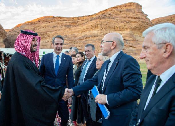 News_Ejazah's tweet photo. عاجل: 

ولي العهد يستقبل في المخيم الشتوي في ⁧ #العلا⁩ دولة رئيس الوزراء في الجمهورية الهيلينية "اليونان".

⁧ #رئيس_وزراء_اليونان_في_العلا⁩ https://t.co/rCHpbDwlJC