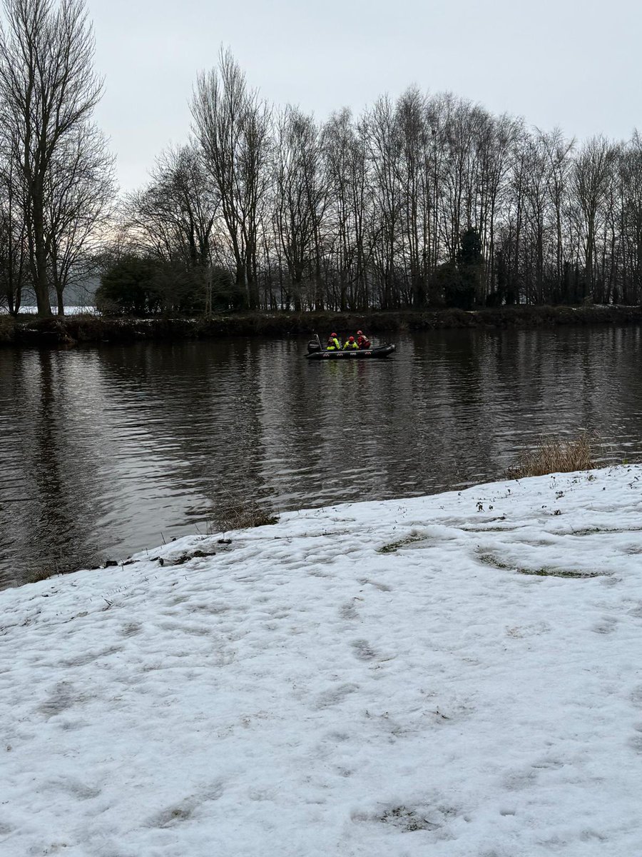 Blue Watch yesterday completing some boat and water rescue training at our local rowing club.