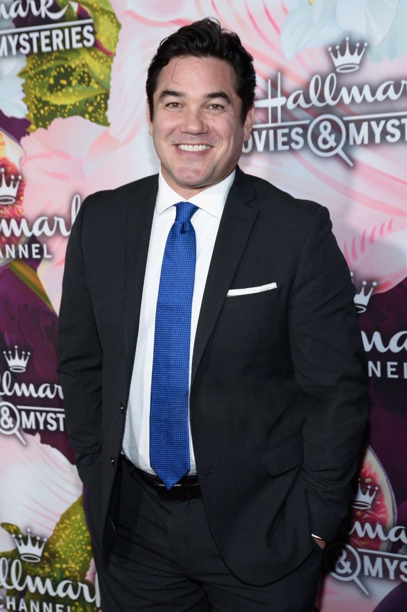 DeanCainUpdates's tweet image. #OnThisDay in 2018, Dean attended the Hallmark Winter TCA Press Tour alongside @KristySwansonXO at Tournament House in Pasadena, California 

#KristySwanson #DeanCain