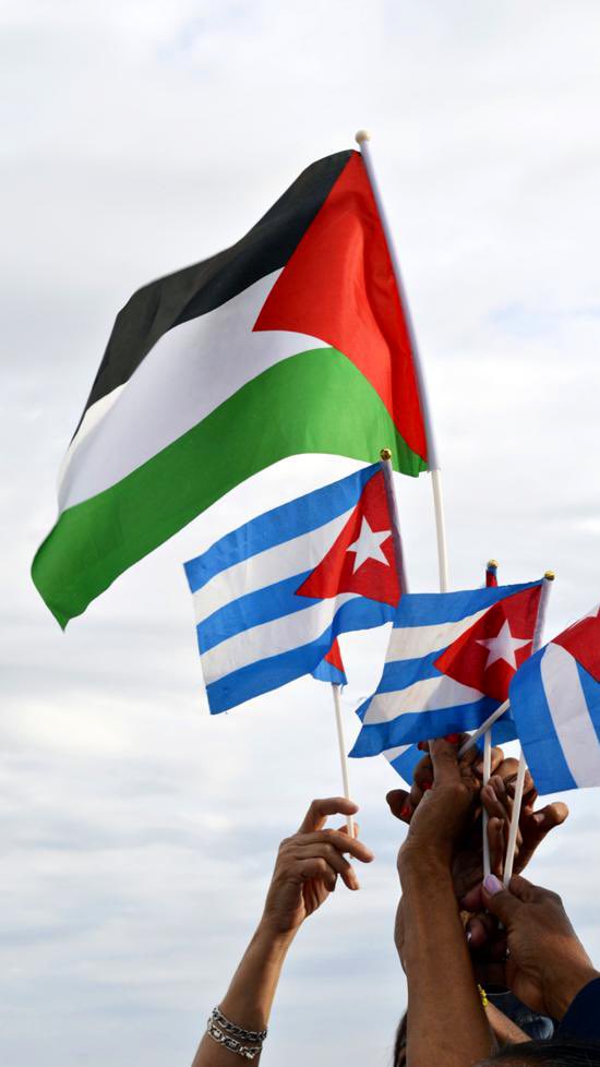 #Cuba es el  tercer Estado que se suma a la demanda de Sudáfrica contra Israel por el genocidio en #Palestina.

Así lo informó <a href="/DiazCanelB/">Miguel Díaz-Canel Bermúdez</a> quien aseguró que "con la entrega de su escrito a la <a href="/CIJ_ICJ/">CIJ_ICJ</a> , reafirma su apoyo irrestricto a Palestina"