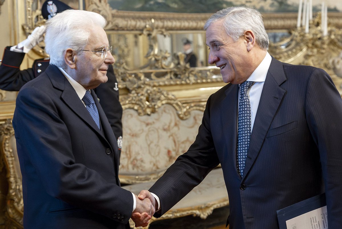 Quirinale's tweet photo. Il Presidente #Mattarella ha incontrato al Quirinale i vincitori del concorso per Segretari di Legazione - corso "Tosca Barucco".
Il video: https://t.co/d68KGNa5ps https://t.co/0DsD90uDGa