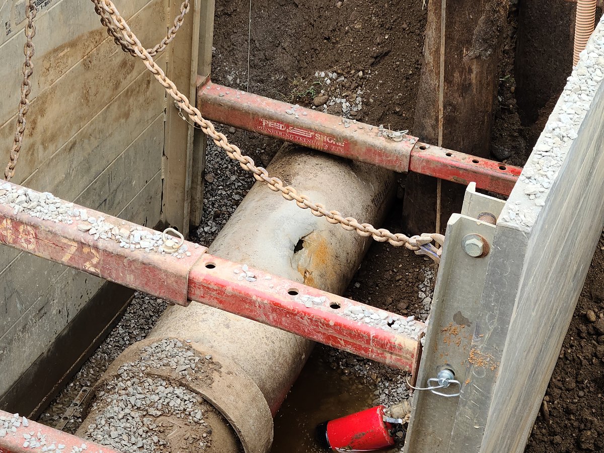 USIgroups's tweet photo. 👉  Check out our guide today that shows you how to fix an active leak in just 30 minutes or less, all without needing a hot work permit! 

GET IT NOW: https://t.co/irDx4fVQpZ https://t.co/oTjwB2WYcE