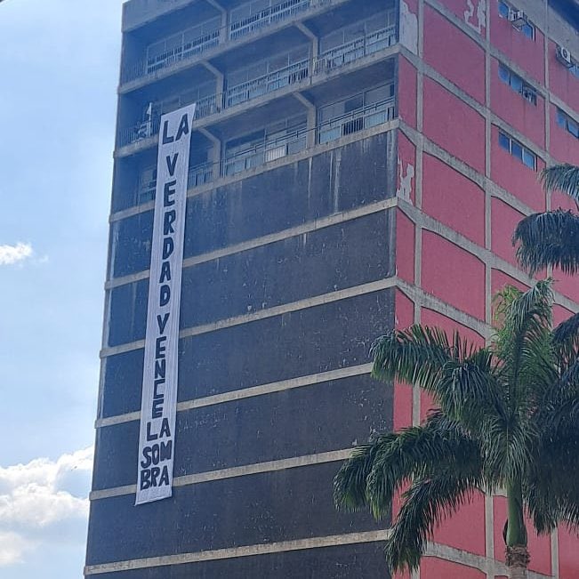 ¡Grande el Movimiento Estudiantil de la UCV!

La represión no podrá ocultar la verdad.

Los venezolanos decidimos ser libres y no pararemos nuestra lucha hasta conseguirlo.
 
¡Viva Venezuela Libre!