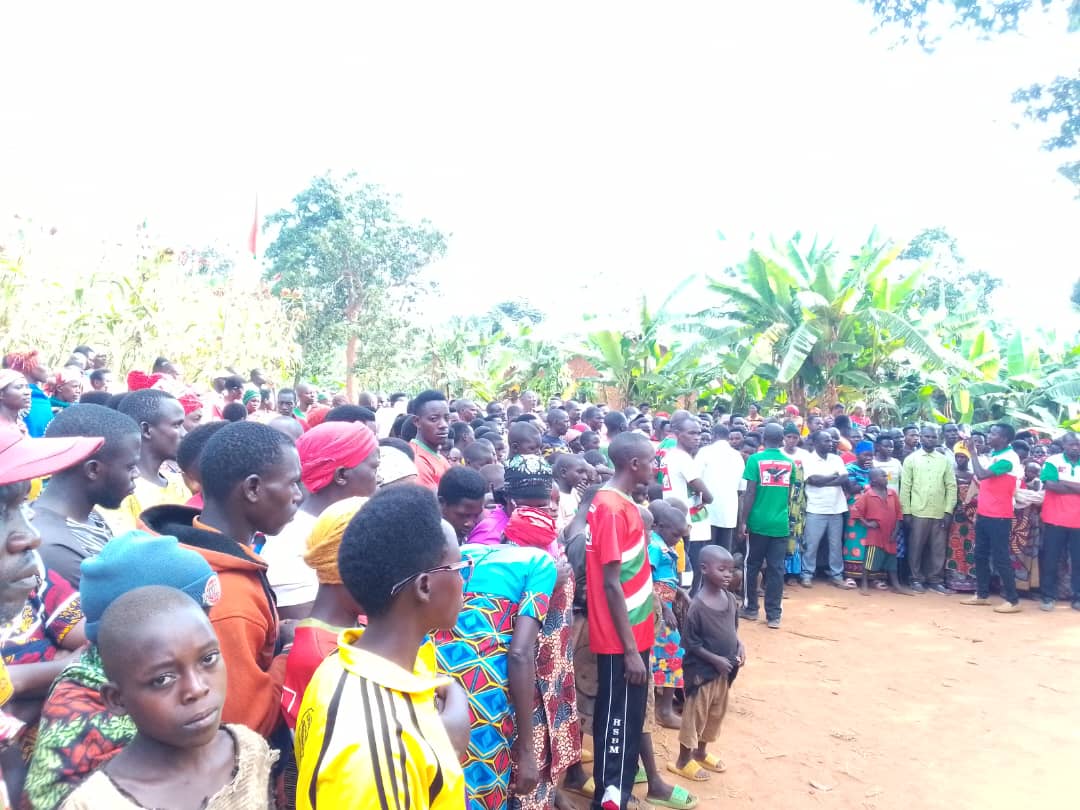 <a href="/CnddFddButanyer/">Cndd-Fdd Butanyerera</a> <a href="/CnddFdd/">CNDD-FDD</a> <a href="/R_Ndikuriyo/">Ndikuriyo Révérien</a> Ubu nkaho wosanga kirundo twironkeye 100% ngo amajwi yaribwe kandi no munama shingiro ubuserukizi bushikayo gupanga amajwi? Ibaze kuva mu mitumba 140 ukanamanuka mu Manama shingiro? Ubu nukubatsinda impfupfu.
<a href="/TiteT52696/">Tite Habimana</a> 
<a href="/R_Ndikuriyo/">Ndikuriyo Révérien</a>
<a href="/GeneralNeva/">SE Evariste Ndayishimiye</a> 
<a href="/CnddFdd/">CNDD-FDD</a> 
<a href="/CnddFddButanyer/">Cndd-Fdd Butanyerera</a>