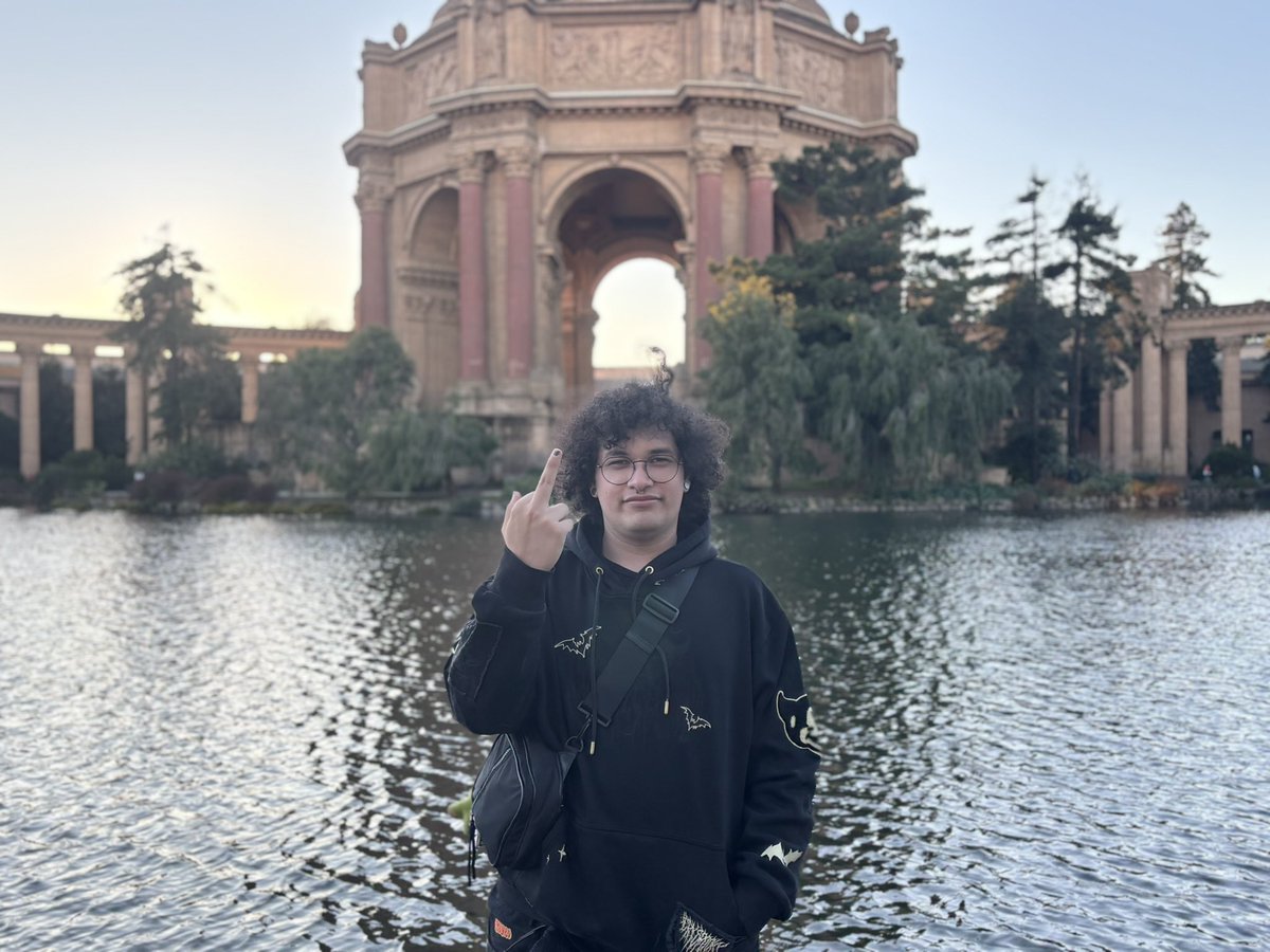 barkpupdisorder's tweet photo. hey guys
i’m back from my extended break
san francisco was cool :3
#fuck12 #fuckbigpound #offleash #nocollarsnomasters https://t.co/LESBRakG75