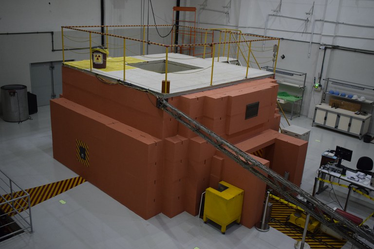 aben_nuclear's tweet photo. Operadores das usinas nucleares de Angra I e II realizam treinamento no Reator Argonauta, do Instituto de Engenharia Nuclear (IEN/Cnen)  https://t.co/RXcximgMCa 📷Reator Argonauta do IEN/Cnen / Crédito: Gledson Júnior https://t.co/1HF4Uv0wxJ