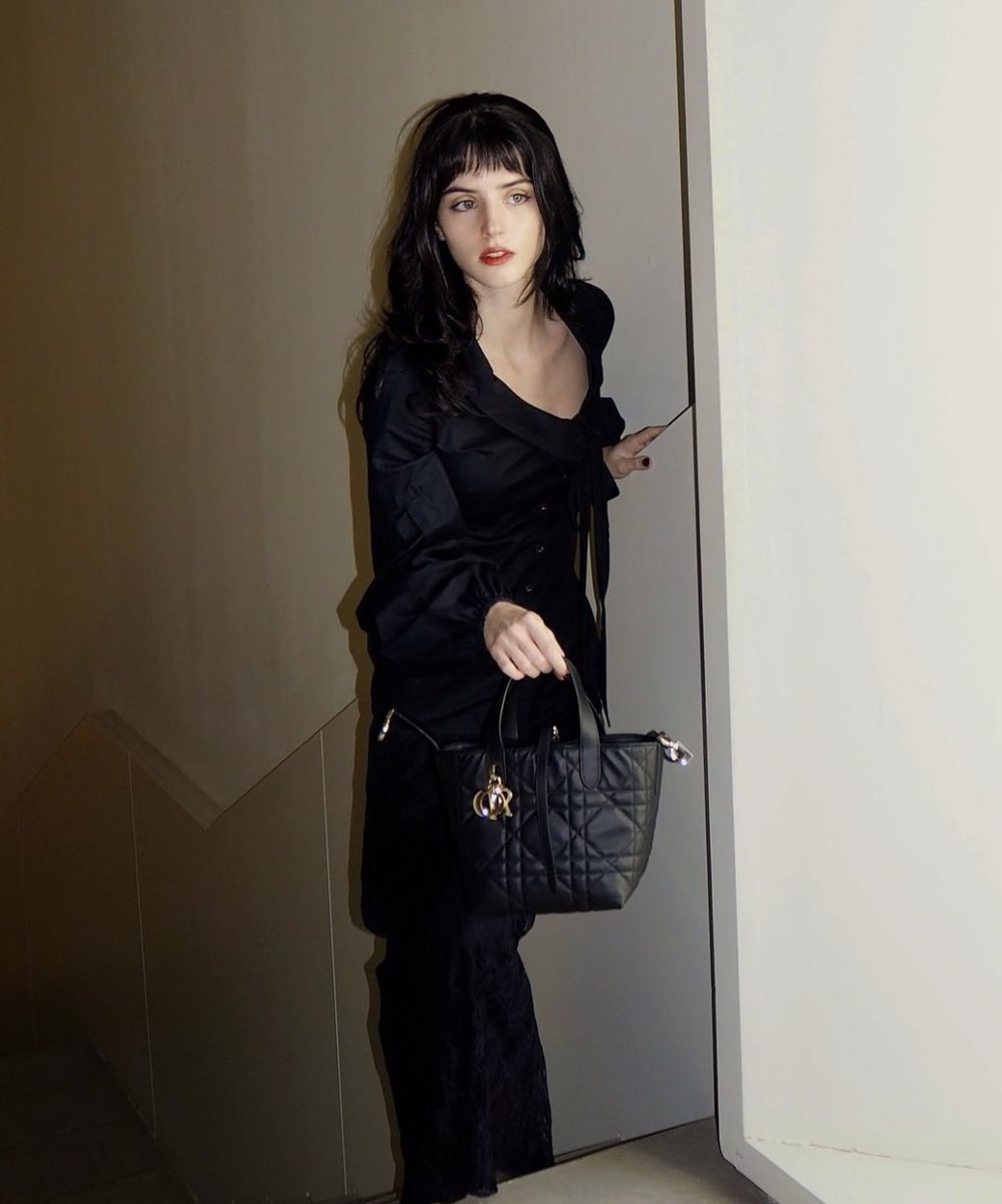 𝓛𝙞𝙯 tweet media