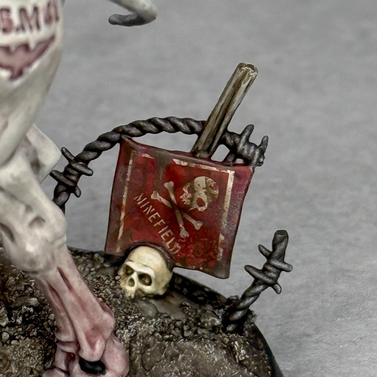 Finished up Lord Marshal Drier Drier for <a href="/tabletop_titans/">Tabletop Titans</a> studio army. #deathkorps #krieg #paintingwarhammer #warhammer40k #astramilitarum #imperialguard #deathkorpsofkrieg #imperium #warhammercommunity
#tabletoptitans