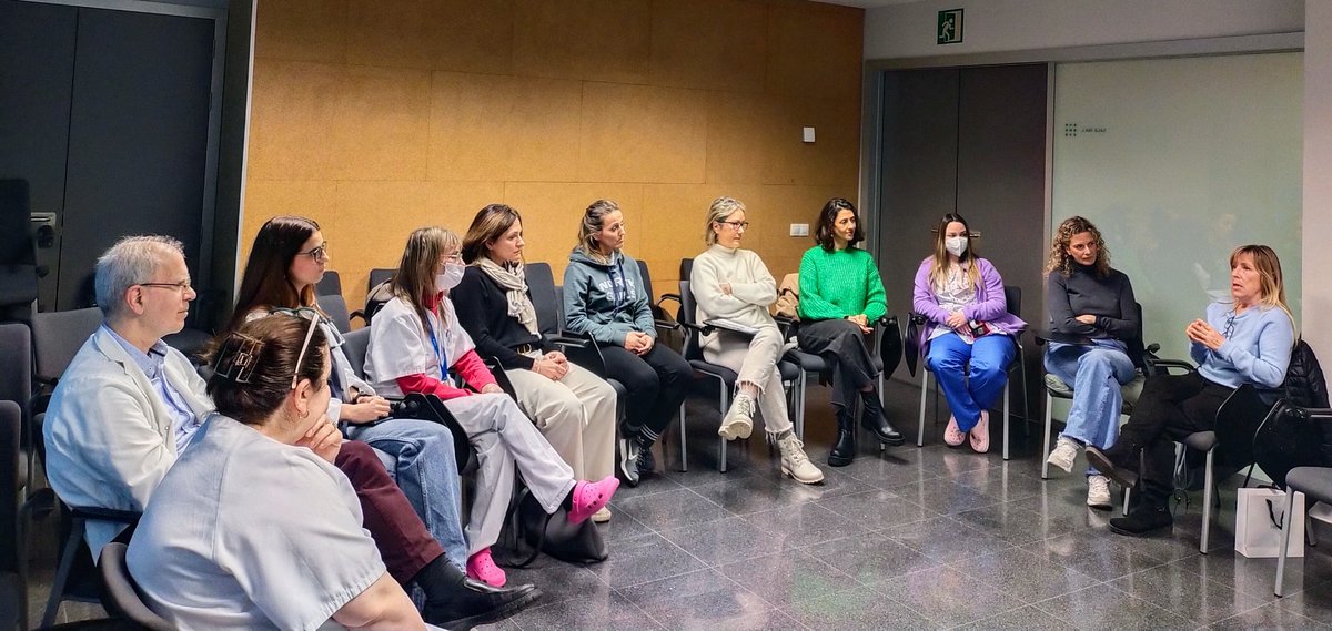 pacientactiuib's tweet photo. Este 2025 reiniciamos las sesiones de presentación del programa #pacientactiuib 
Hoy con el equipo de reumatología del @SonEspases 
El objetivo🎯 iniciar un taller entre iguales en:
✅Enfermedad Inflamatoria Articular
 y en
✅ Fibromialgia y síndrome de fatiga crónica https://t.co/wfUjvN2lUb