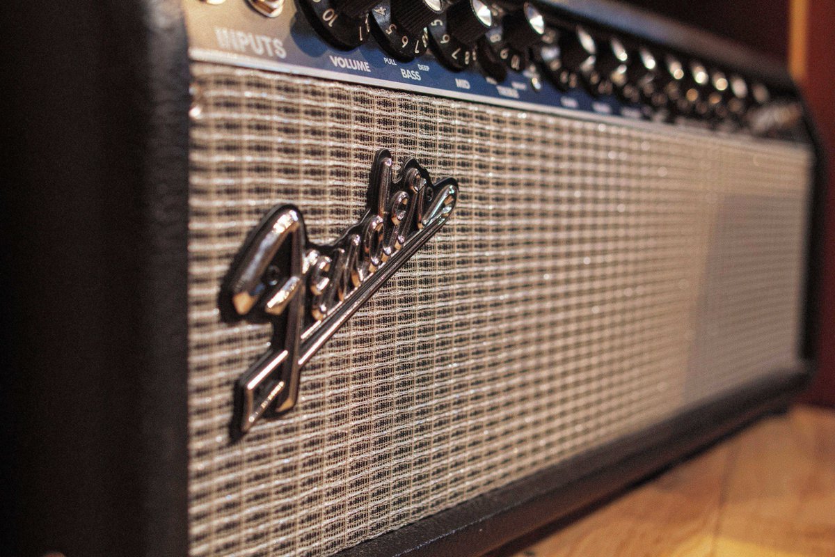 The Fender Super Bassman is a studio favourite. Its 300W of tube warmth delivers everything from classic, smooth bass tones to gritty overdrive. Bonus: it doubles as a killer bluesy rock guitar amp. Versatile, reliable, and always inspiring.