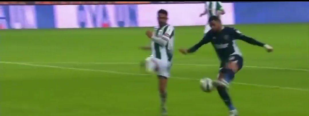 Fikirtepeli_83's tweet photo. @Fenerbahce Konyaspor Fenerbahçe #KNYvFB 

Auta çıkan toptan gol oldu❌

Tadic'e kırmızı kart çıkmadı ❌ 

Kostic'e kırmızı kart çıkmadı ❌ 

Fred'e kırmızı kart çıkmadı ❌ 

Dzeko'ya kırmızı kart çıkmadı ❌ 

Konyaspor'un penaltısı verilmedi❌
#ŞikecileriKollayanVAR Haramzadeler https://t.co/dFMIBwSymz