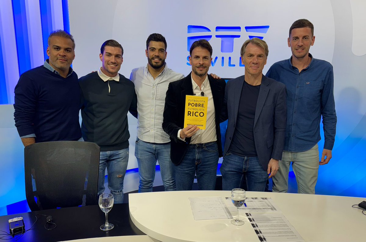 Vuelve #ZonaDeporte a las 21:00h.

⚽️ La jornada liguera.
⚽️ El mercado de fichajes.
⚽️ La Junta del Sevilla FC.
⚽️ La previa de Copa del Rey.
⚽️ Y charlaremos con <a href="/rafitaagente46/">Rafa RodriguezRafita</a> sobre su libro.

Todo con <a href="/japineda88/">Juan Antonio Pineda</a>, <a href="/JMBorOli/">José Manuel Borrero</a>, <a href="/PabloPintinho/">Pablo Pintinho</a>, <a href="/Jorgedelgadoalb/">Jorge Delgado Alba</a> y <a href="/ManoloNietoM/">Manolo Nieto</a>