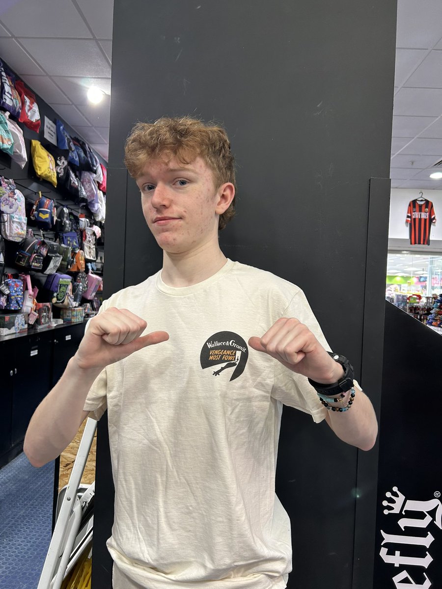 hmv Livingston tweet media