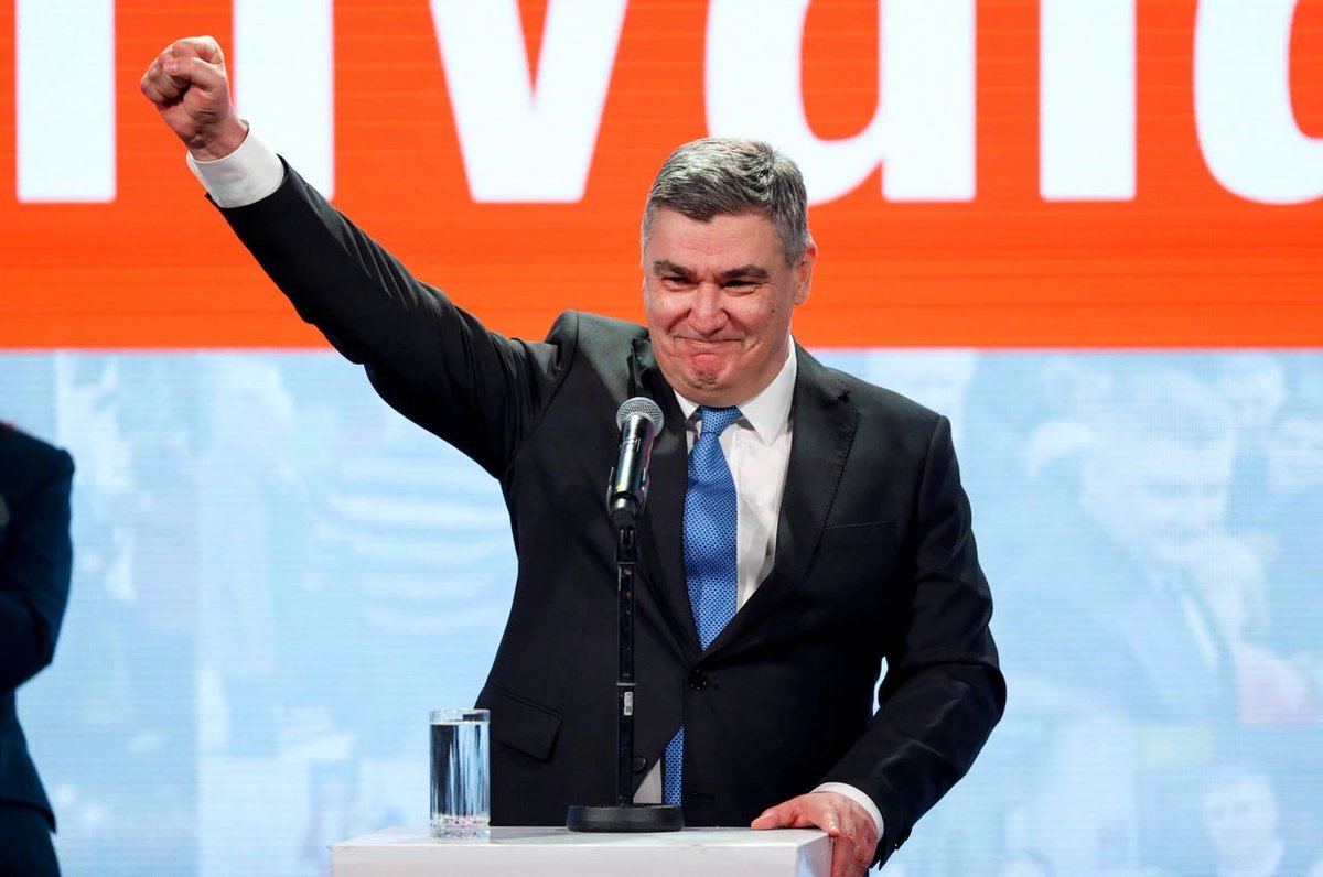 "La ministra de Exteriores alemana dice que debemos estar unidos porque 'estamos en guerra con Rusia'. Yo eso no lo sabía. Tal vez Alemania esté en guerra con Rusia. Buena suerte esta vez, para que salga mejor que hace 70 años", Zoran Milanovic.
Milanovic acaba de arrasar en las