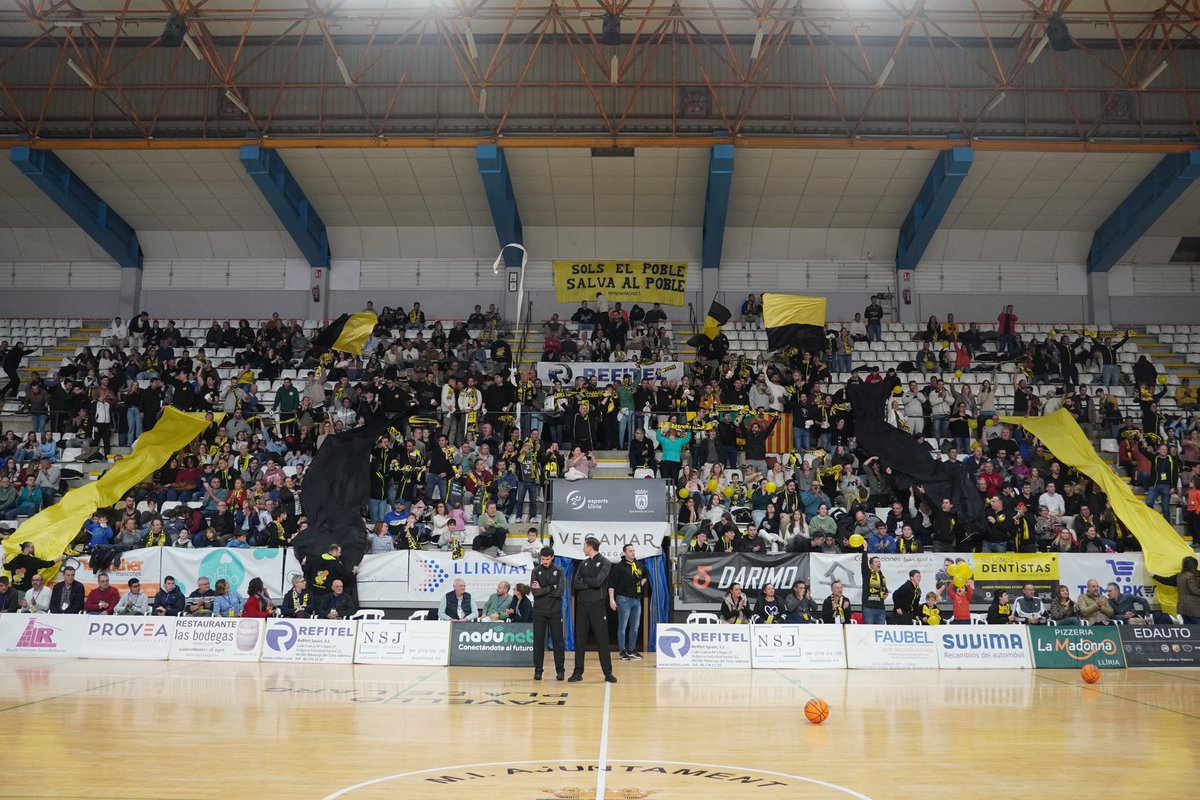 llumenlanit tweet picture
