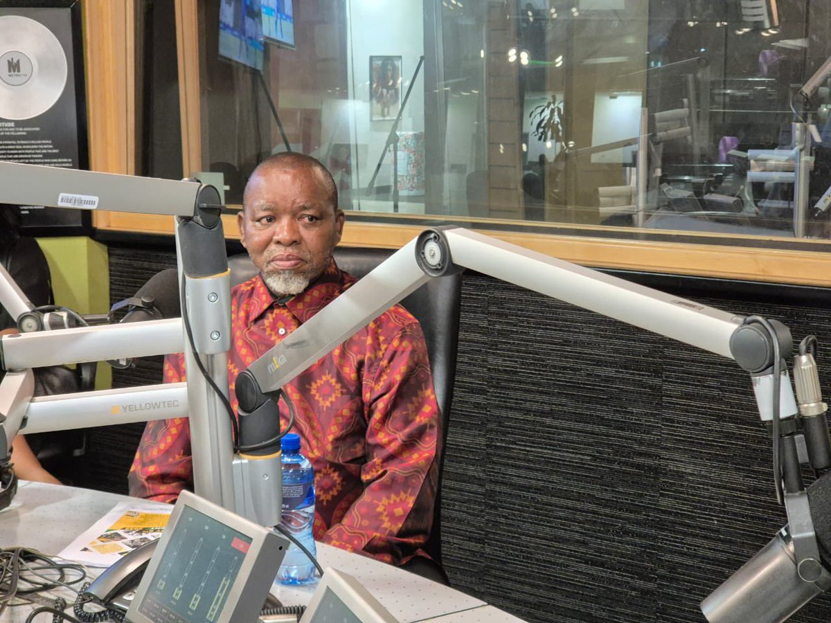 MYANC's tweet photo. ANC National Chairperson, Comrade Gwede Mantashe unpacks the #ANC January 8th statement with Faith Mangope on @METROFMSA
#ANC113Anniversary
#ANCJan08statement https://t.co/AbSjUZIndn