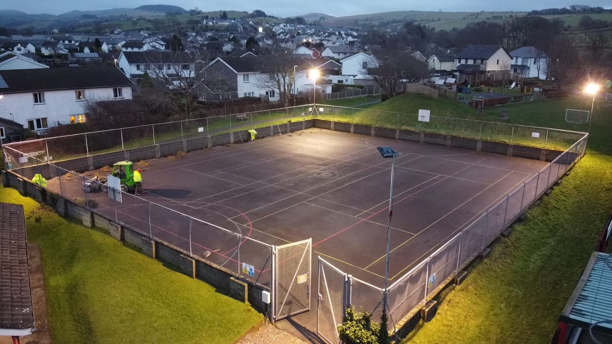 PenrhyncochFC's tweet photo. One special man’s dream is becoming a reality ⭐️ 

For you, Bones..

❤️🖤 https://t.co/wCGDCkum3Z