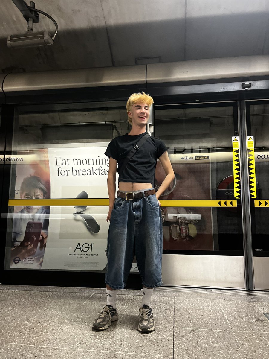 motokuchi69's tweet photo. Miss summer and my orange hair https://t.co/HBjczn1xQh
