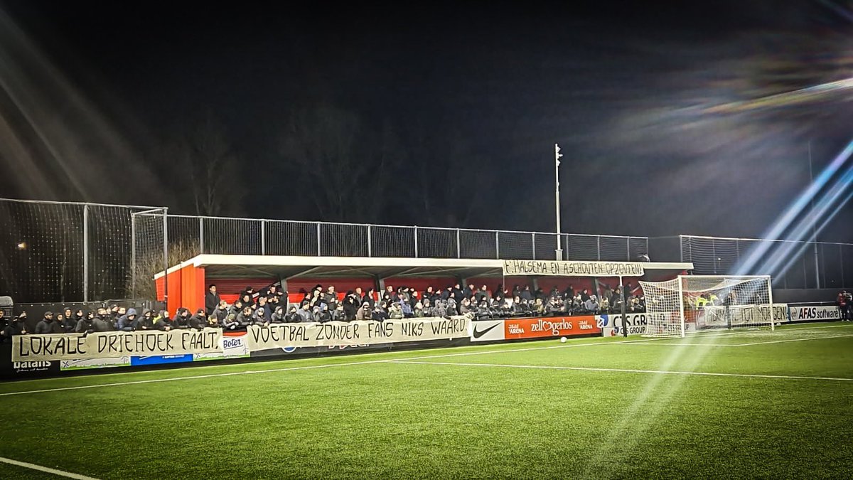 🔥❌❌❌🔥 #Lokaledriehoekfaaltvoetbalzonderfansnikswaard #FHalsemaenASchoutenOpzouten #Alkmaartotmorgen #Ajax #Amsterdam #JazJaj