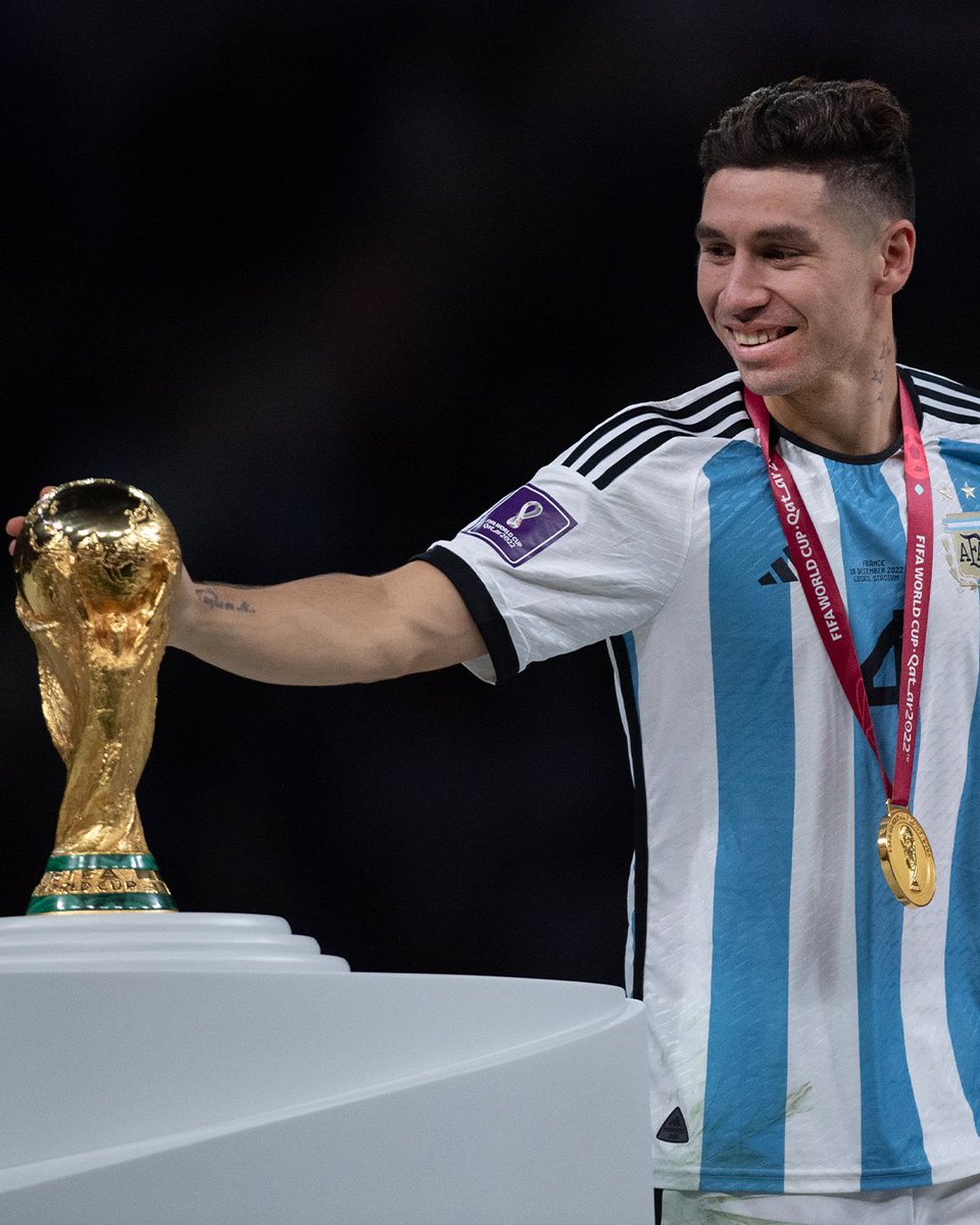 FernieAriel's tweet photo. Si sos Argentino, hoy tenés ⭐️⭐️⭐️ gracias a este tipo.

Respeto, que somos todos Montiel. https://t.co/teYHLH3j4j