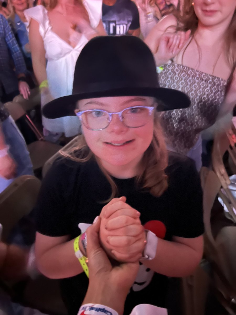 DelVec22's tweet photo. @taylornation13 back when my dream came true.  #tstheerastour !! i’ve submitted my eras tour memories to #TSErasArchive 🕰️✨22 🎩 https://t.co/XBNP7STVet
