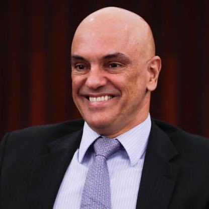 realmacosta's tweet photo. 🚨 ATENÇÃO: Moraes derruba multas da Receita Federal contra a Globo e seus artistas.

O STF validou os contratos de Pessoa Jurídica (PJ) e considerou que não configuram vínculo empregatício. A decisão anula as autuações milionárias por alegação de sonegação de impostos, e o caso segue sob segredo de Justiça.