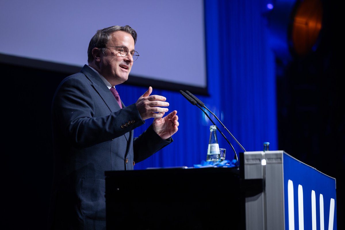 Der luxemburgische Außenminister sieht den globalen Handel schwierigen Herausforderungen gegenüberstehen &amp; ruft im Zuge dessen zur internationalen Zusammenarbeit auf!🤝

Foto: Maike Schrömbgens