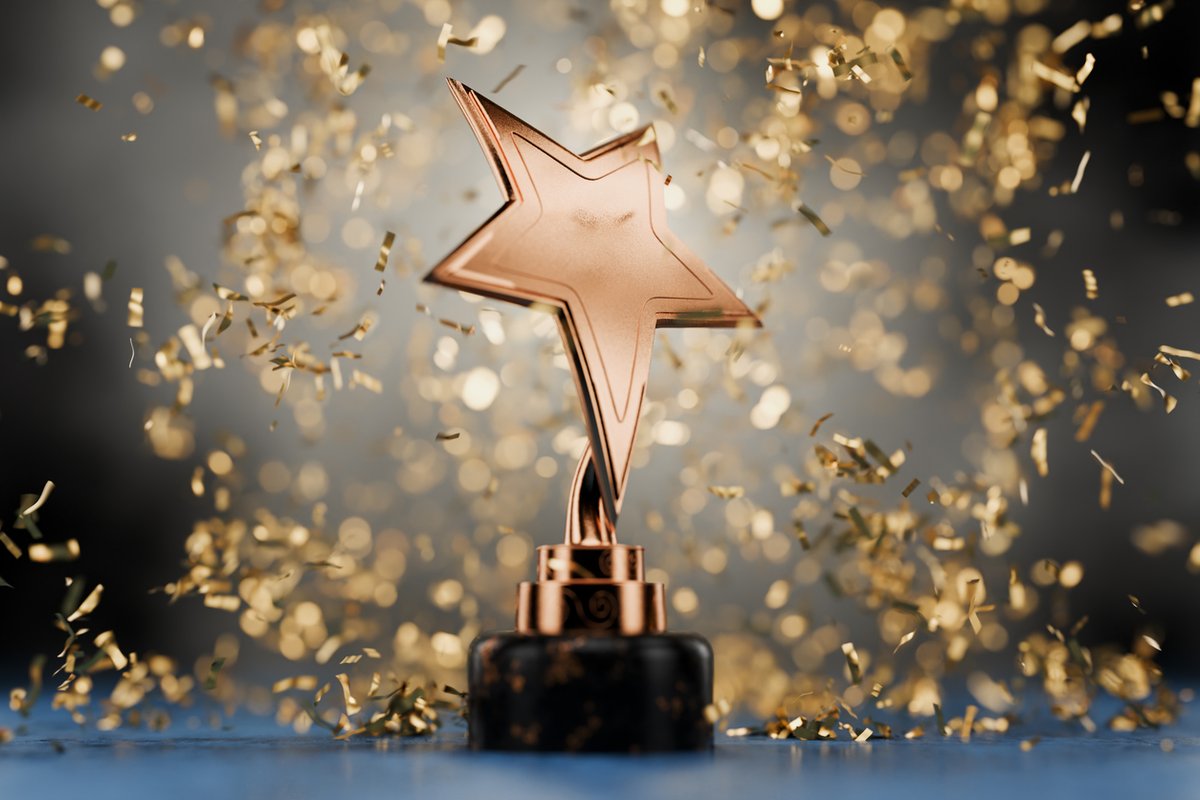 Ms Chloe Gao is the winner of the J.H. MacDermot Prize for Excellence in Medical Journalism (Independent). Dr Rebecca Zhuang is the winner of the J.H. MacDermot Prize for Excellence in Medical Journalism (Mentored). Read the article: bcmj.org/news/2024-jh-m…