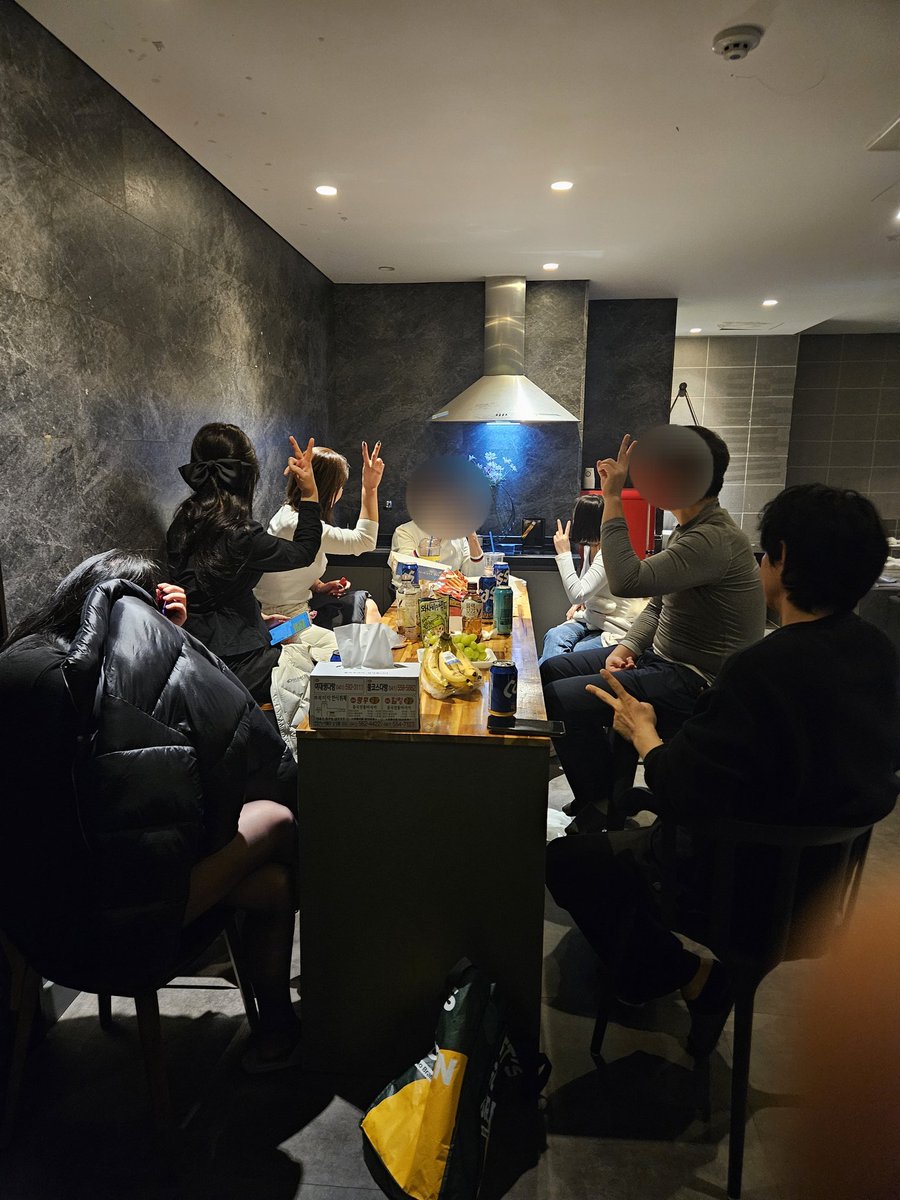 평일날 이렇게 모일수 있네요~~
너무도 즐거운시간이였습니다~
#부부만남 #커플만남 #스왑