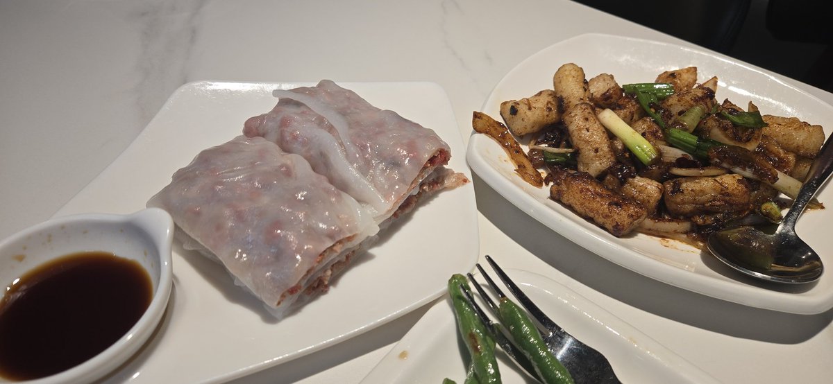 You weren't kidding <a href="/tanvinhseattle/">tanvinhseattle</a>, these rice rolls in XO sauce at Mr Dim Sum are fantastic!