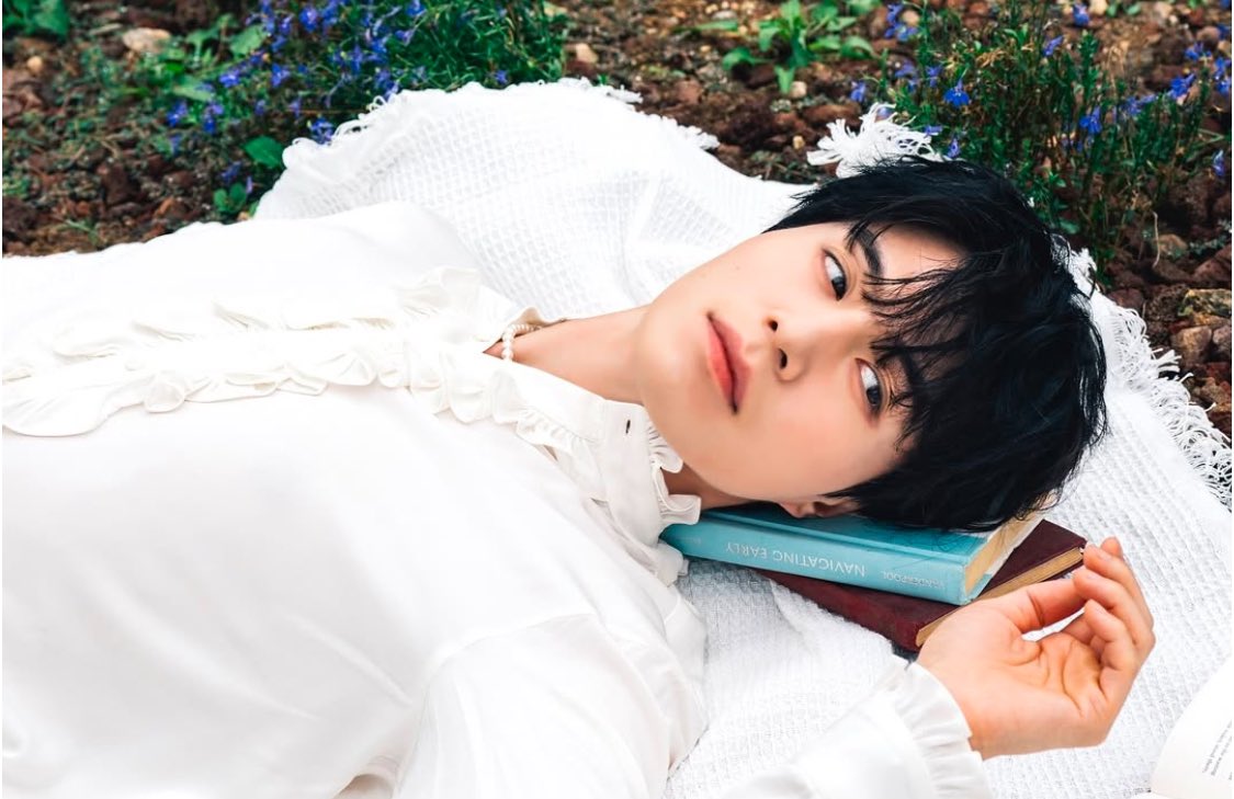 LEEDONGWOOK__'s tweet photo. 🍃 https://t.co/TzQlYrfiRX