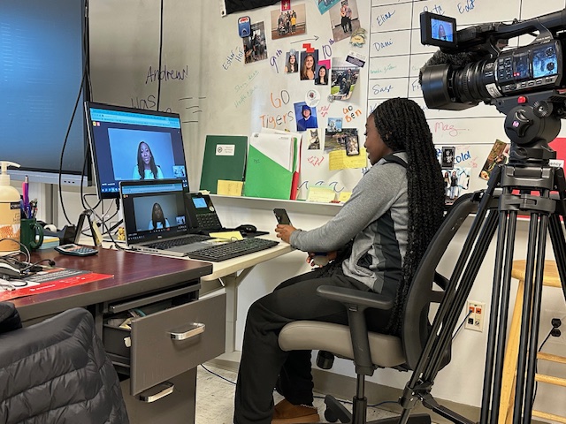 JFKAcademies's tweet image. Award winning Broadcast Journalism senior Esther showcasing her skills by interviewing former Cavs for the Hall of Fame event in February