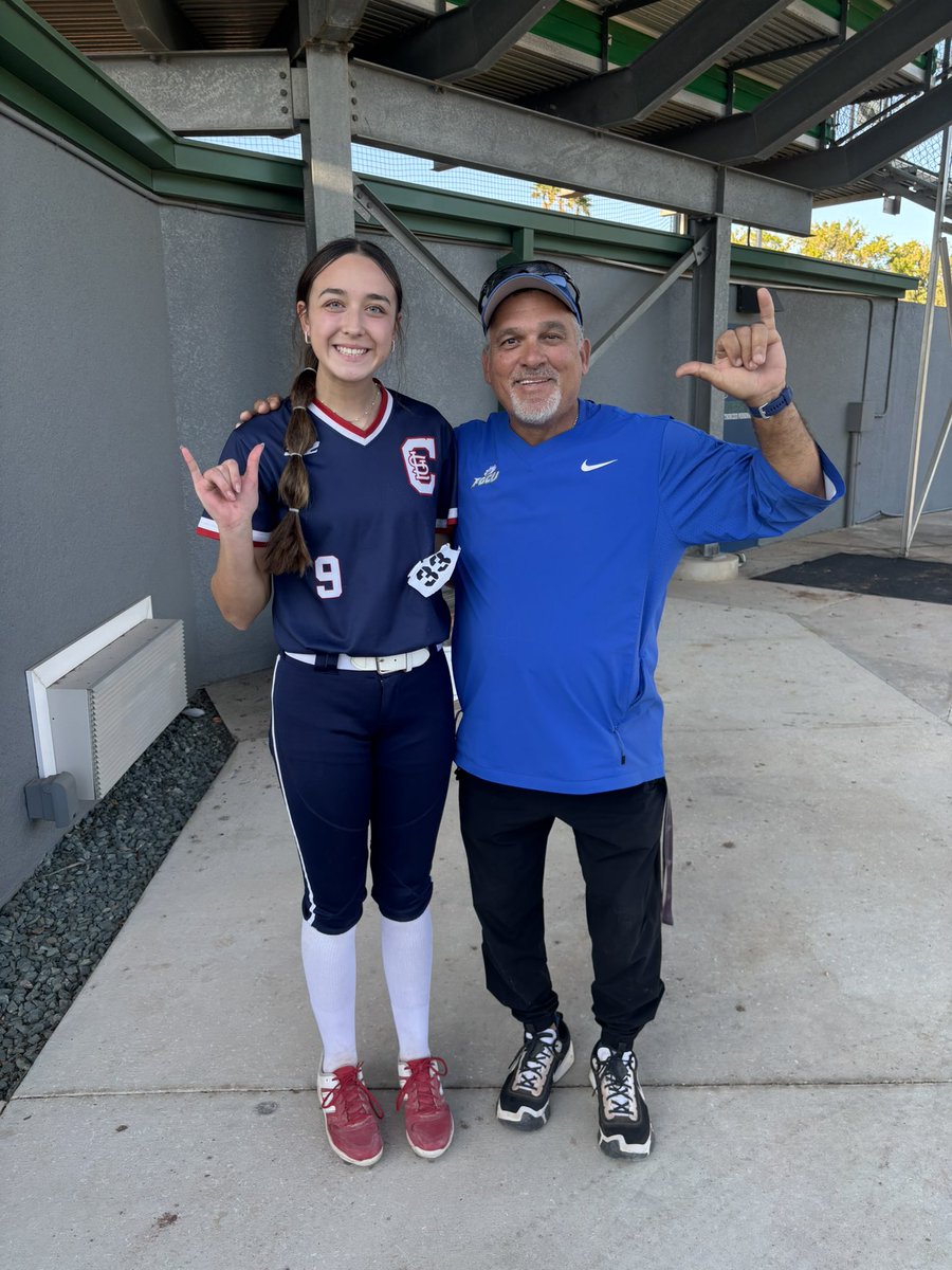 JaylenHaffer's tweet photo. I had a great time at the @FGCU_Softball camp this weekend! Thank you to coaches @FGCUSBDeiros @CoachCat10 @RadkeCortney and the team for coming out and helping! It was a great experience and excited about the next camp!! Go eagles !! @StLChaos @stlchaos18u @ExtraInningSB https://t.co/0XRWWY0DRg