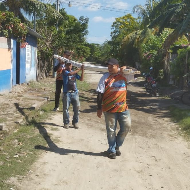 AlcaldeMenendez's tweet image. Seguimos avanzando con el proyecto de introducción de agua potable en Lotificación Miraflores #5. 💧 Mi compromiso es garantizar el acceso al vital líquido para todos. ¡Pronto este sueño será una realidad para toda la población de este sector! #ProgresoParaTodos #AguaPotable…