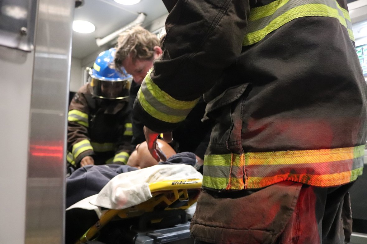 PhillyFireDept's tweet image. 🚑WE&apos;RE HIRING! Qualified EMTs &amp;amp;Paramedics can apply now to join our highly-skilled team of Emergency Medical Service providers. Click each link for FAQ &amp;amp; application details. Deadline is 1/19/25. #24x7x365
EMT: bit.ly/EMT-FAQs
Paramedic: bit.ly/ParamedicFAQs