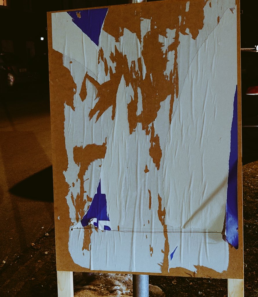 oida_grantler's tweet photo. Seit wann hängen jetzt die Wahlplakate? Erste Sichtung aus dem Umland von München. Nehme an, das sollte mal ein AfD Plakat sein.
Wie ist es bei euch? https://t.co/WzIdWLn5Oi