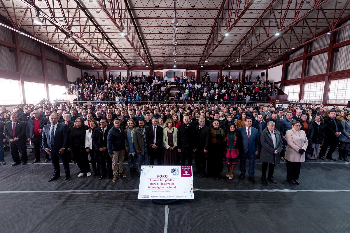 EVillegasV's tweet photo. Durango avanza en ciencia y tecnología 🚀

El Foro de Innovación Pública para el Desarrollo Tecnológico Nacional 🧠💡 es un espacio clave para impulsar soluciones que marquen el futuro de #Durango. Reafirmamos el compromiso de apostar por el conocimiento y la innovación como motores del cambio. 💪
