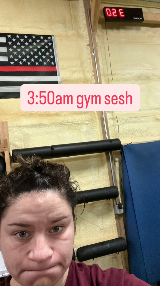 24_ryater's tweet photo. What do you do when you wake up at 3am? Go to the gym of course! #softball #getinthemlegs @KY_BombersL @cjwright1w https://t.co/oE3wzlonxA