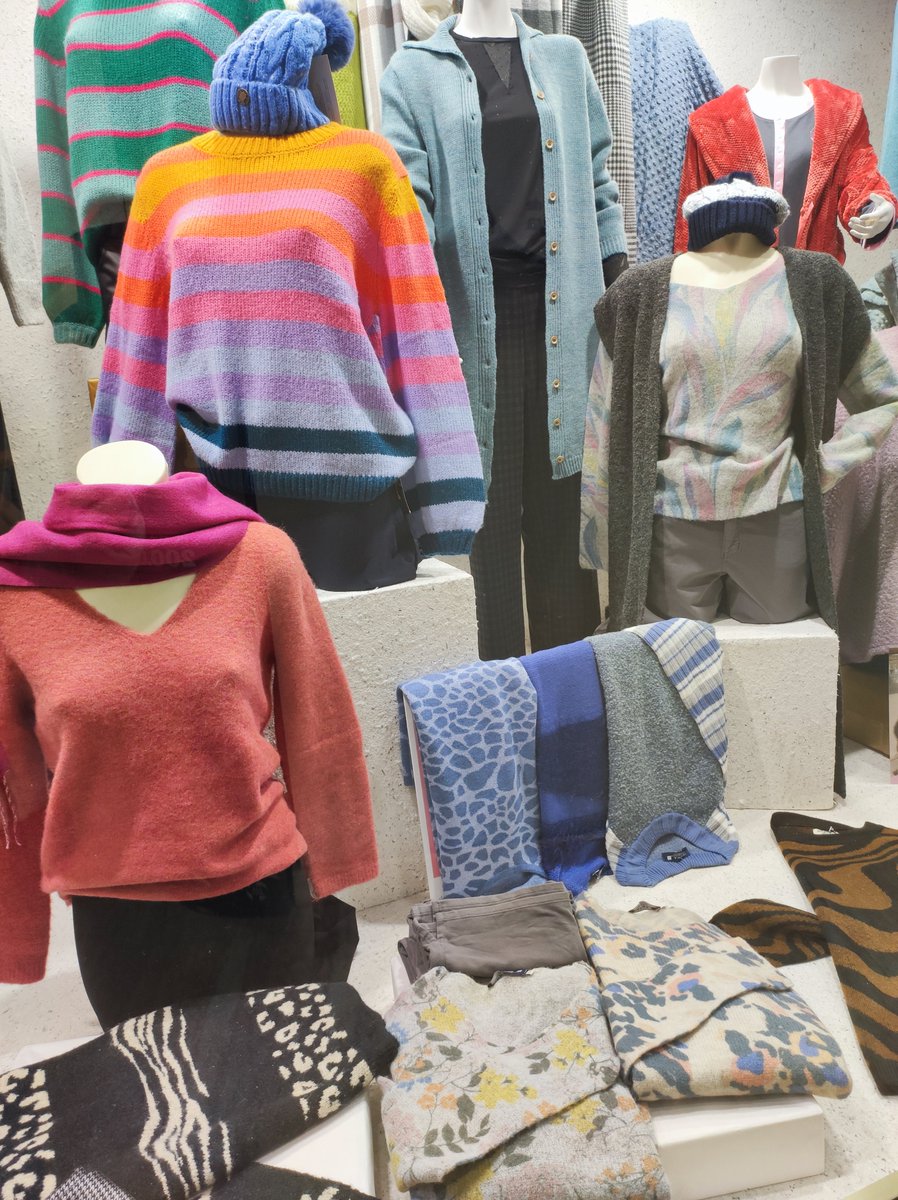 Victorio1928's tweet photo. 3x2 amb tots els jerseis de dona. Tria els 3 que més t'agradin però només paga'n 2.
#rebaixes #rebajas #sales #bellpuig #urgell https://t.co/1LPX0qtprZ