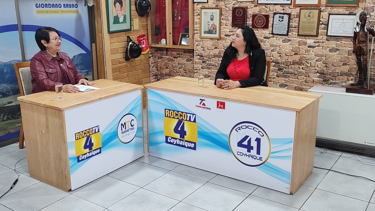 Ahora.. la Seremi Paulina Ruz en Canal 4 Rocco Tv,  informando a la comunidad sobre la gestión sectorial en la región, con temas como la  entrega de terreno para iniciar obras en Chacra G o el avance de un 90 por ciento en el Plan de Emergencia Habitacional en Aysen