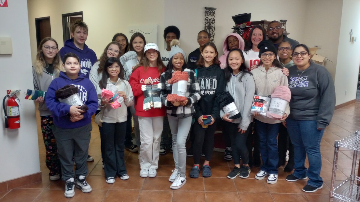 AragonWildcats's tweet photo. We want to thank everyone who donated blankets and socks to our drive back in December. The items donated to our Wildcats of Distinction were delivered to Cy-Fair Helping Hands. Your support made this impactful experience possible for our students. Thank you! #CFISDspirit https://t.co/ZPi242phs5