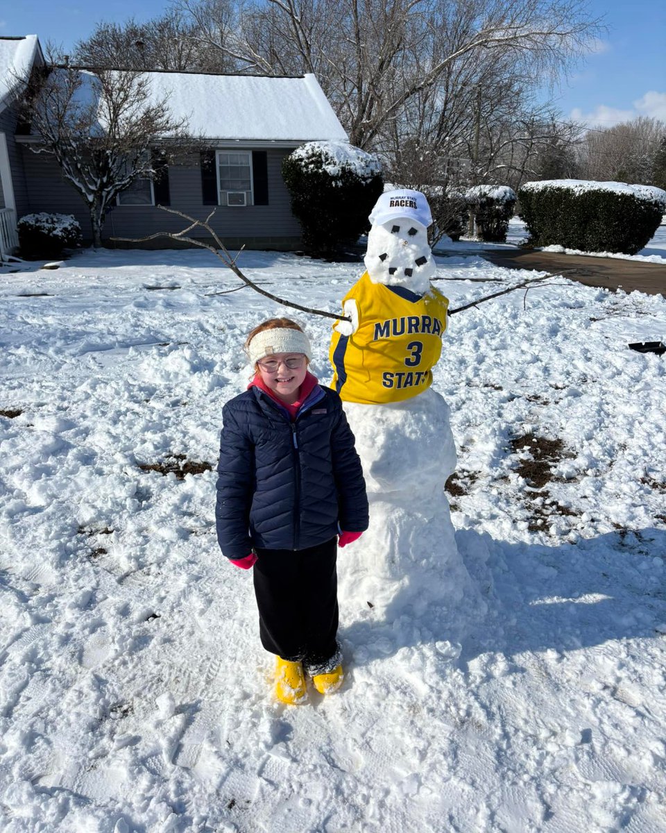 raceralumni's tweet photo. THIS is what #RaisingRacers looks like! βπβοΈ
Six-year-old Kennedy Lawson, daughter of Sawyer ('16) and Mandy ('15, '22) Lawson, poses with her masterpiece, taking advantage of a snowy day in Murray over the weekend to Rep the Racers! Atta Girl! ππ
#Classof2040 #ShoesUp https://t.co/sVXSFrmhOK