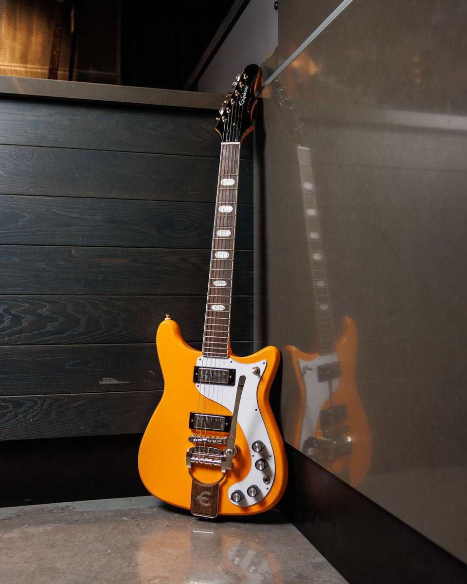 GibsonGarage's tweet photo. 🚨Gibson Garage Guitar of the Week🚨

Epiphone 150th Anniversary Crestwood Custom in California Coral.

You never know what treasure you'll find at the Gibson Garage Nashville. Stop by to shop and play.

#epiphone #gibsongarage #guitaroftheweek #crestwood https://t.co/d1o33A35A5