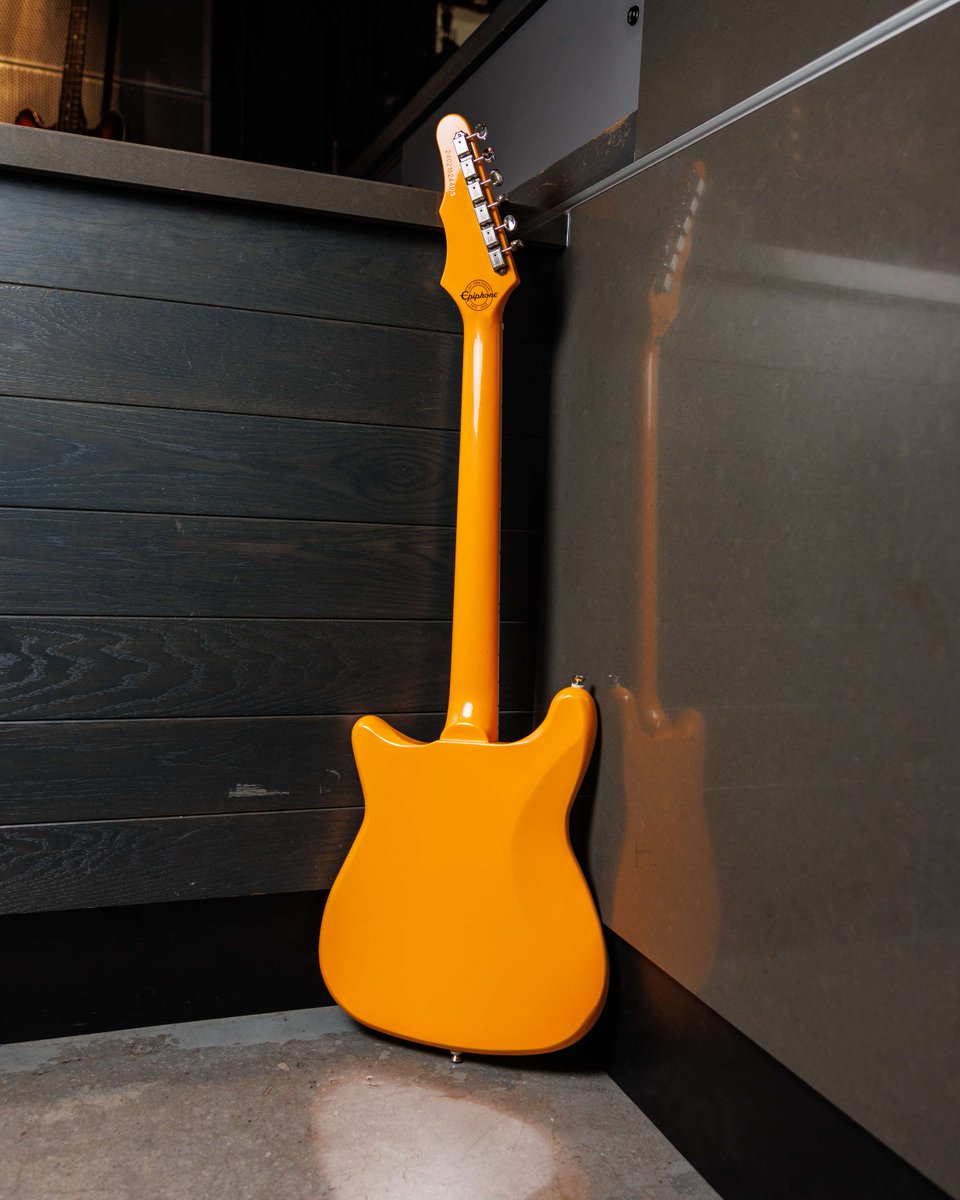 GibsonGarage's tweet photo. 🚨Gibson Garage Guitar of the Week🚨

Epiphone 150th Anniversary Crestwood Custom in California Coral.

You never know what treasure you'll find at the Gibson Garage Nashville. Stop by to shop and play.

#epiphone #gibsongarage #guitaroftheweek #crestwood https://t.co/d1o33A35A5